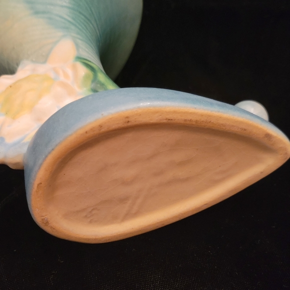 Roseville Pottery Water Lily 1943 Blue Mid Century Modern Cornucopia 178. - Picture 7 of 7